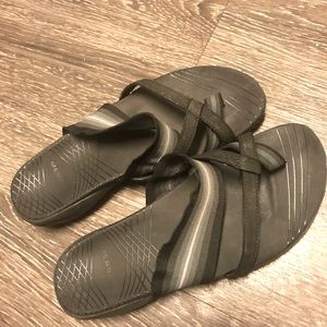 Merrill Zinnia Black Castle Rock Strappy Sandal